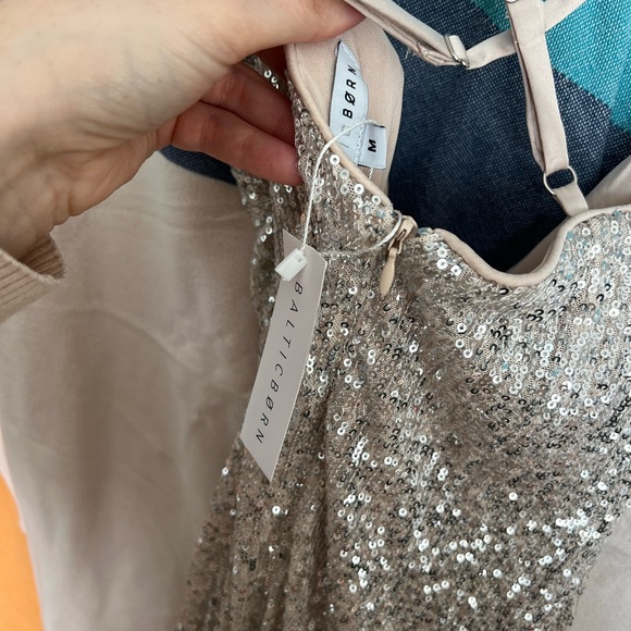 BACHELORETTE / RECEPTION DRESS - Picture 6 of 6